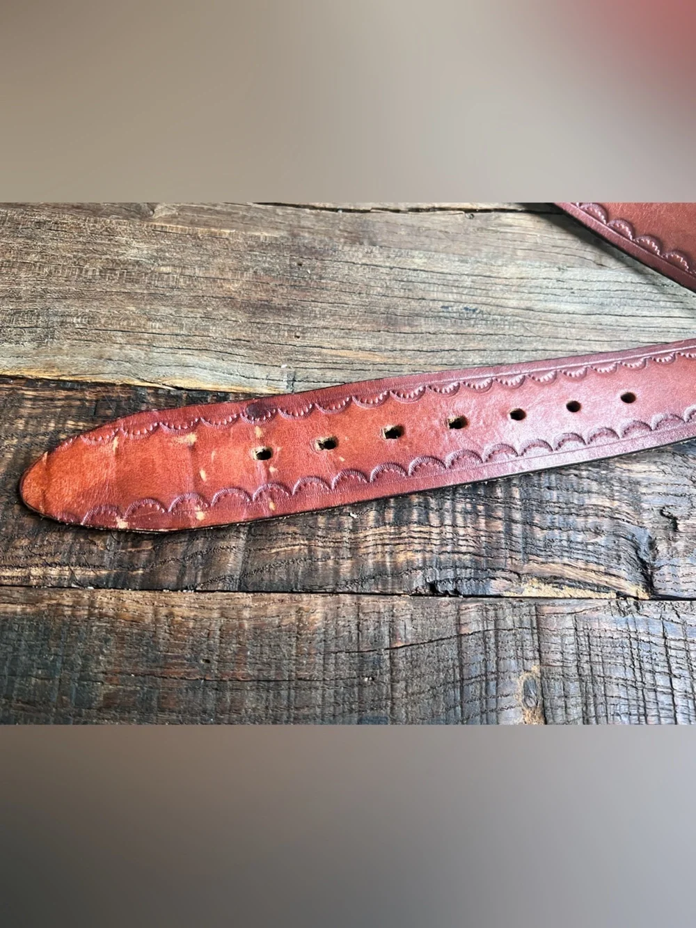 Men’s leather belt with “Southern Railway Serves the South” belt buckle.